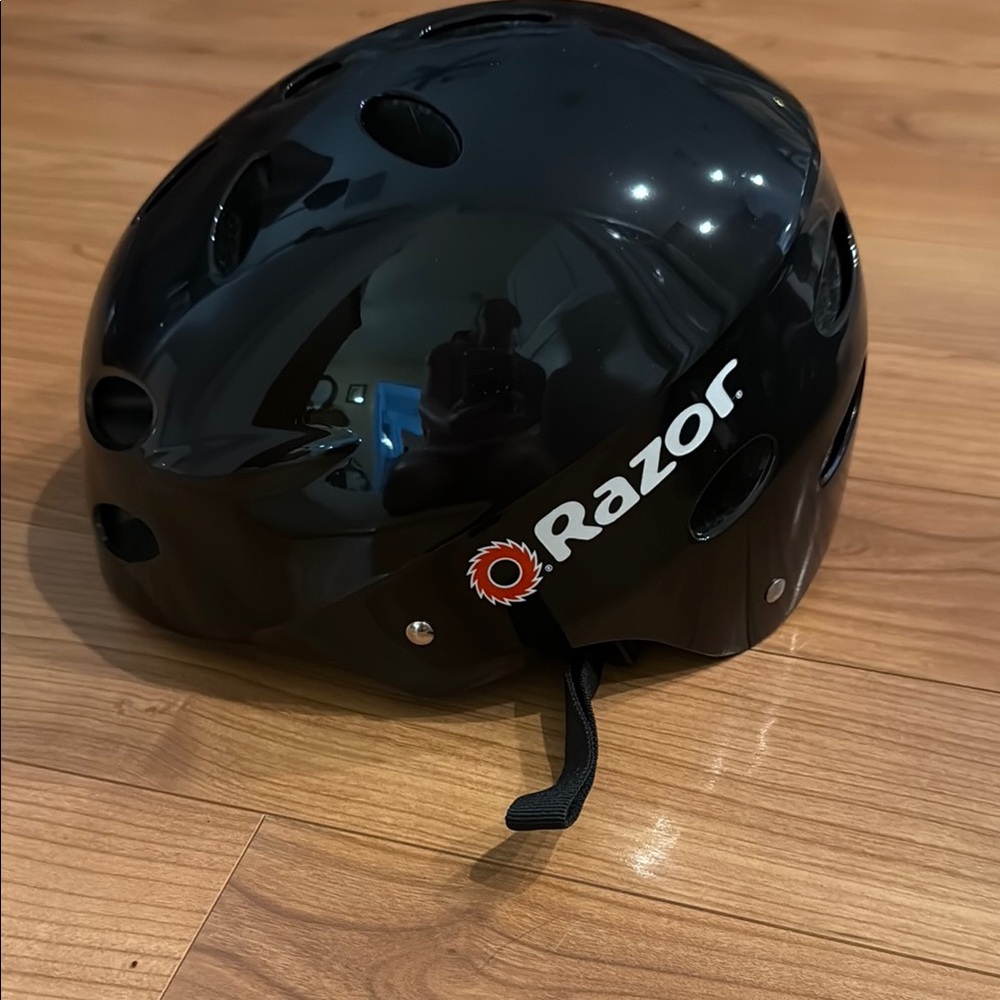 Razor Glossy Black Safety Helmet- small